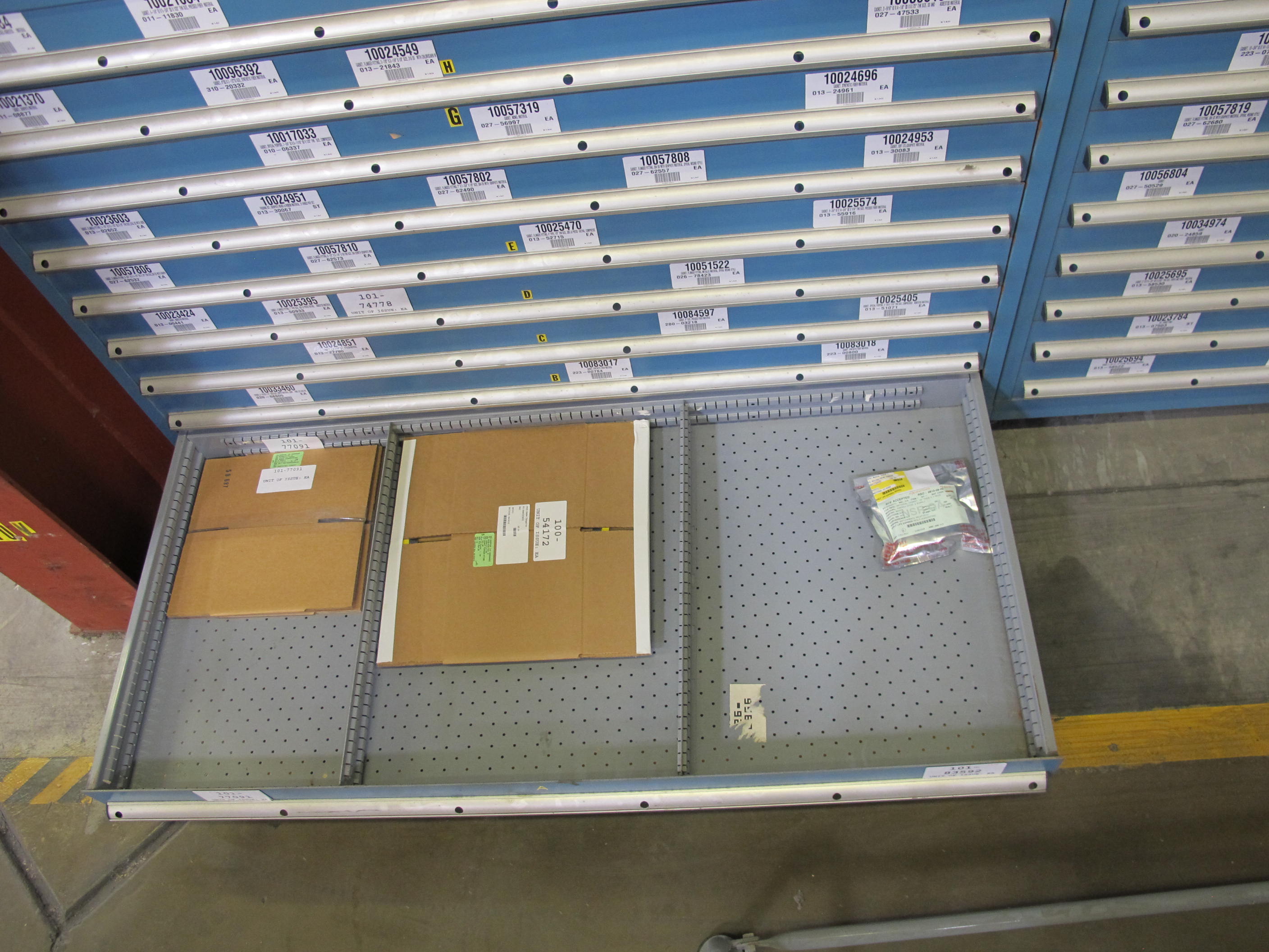 LISTA HEAVY DUTY 9-DRAWER PARTS CABINET W/ CONTENTS (W-50) LOADING & HANDLING FEE $25-